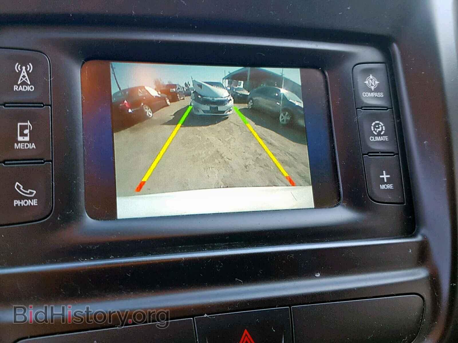 2016 CHRYSLER 200 - VIN: 1C3CCCAB6GN107836 - Фото 9