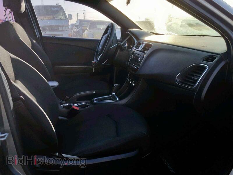 2012 Chrysler 200 (VIN 1C3CCBAB7CN319424) — photo 5 of 10