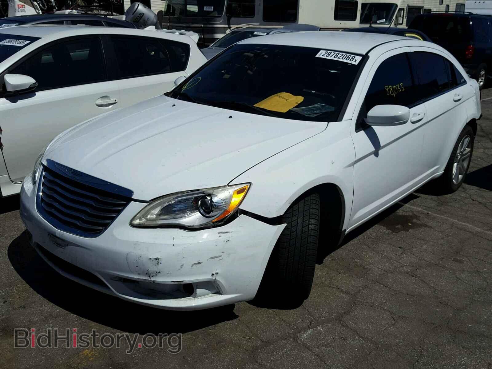2013 CHRYSLER 200 - VIN: 1C3CCBAB8DN671185 - Фото 2