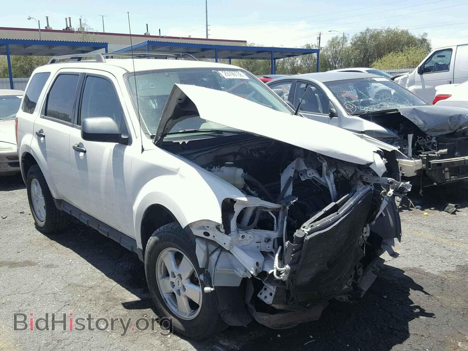 Photo B34840 - FORD ESCAPE 2011