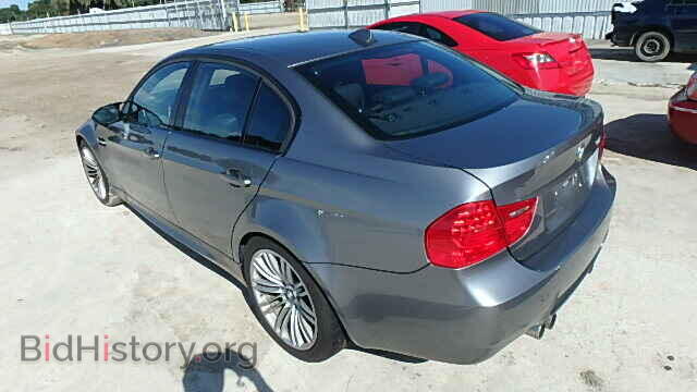 2011 BMW M3 - VIN: WBSPM9C52BE698897 - Фото 3