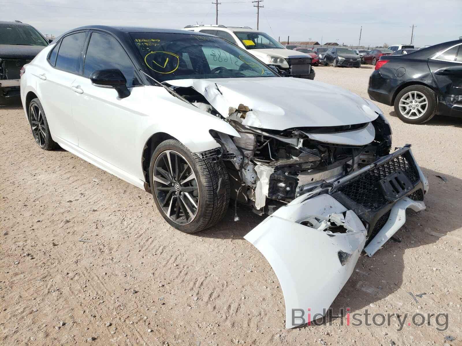 Photo 4T1B61HK6JU133435 - TOYOTA CAMRY 2018