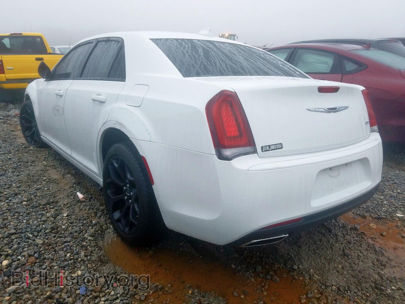2019 CHRYSLER 300 - VIN: 2C3CCAAG5KH577681 - Фото 3