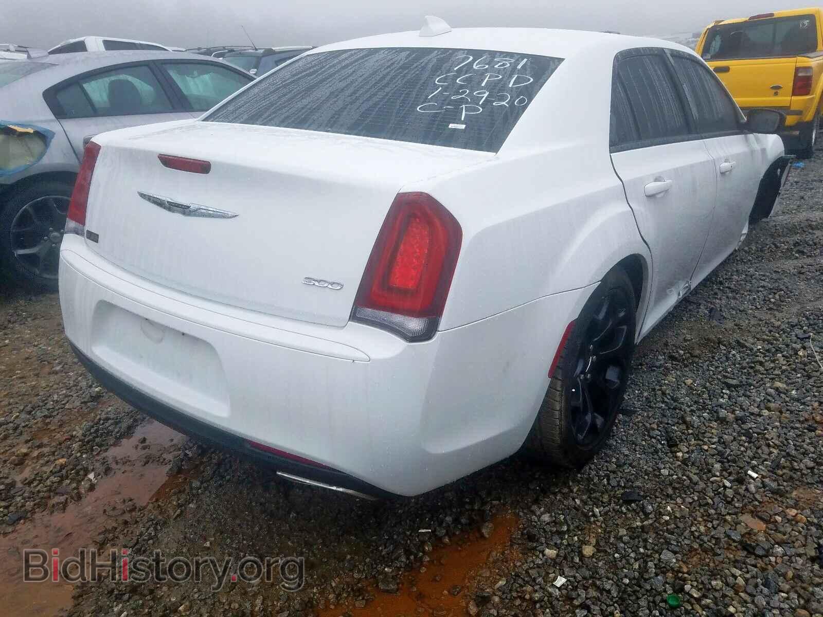 2019 CHRYSLER 300 - VIN: 2C3CCAAG5KH577681 - Фото 4