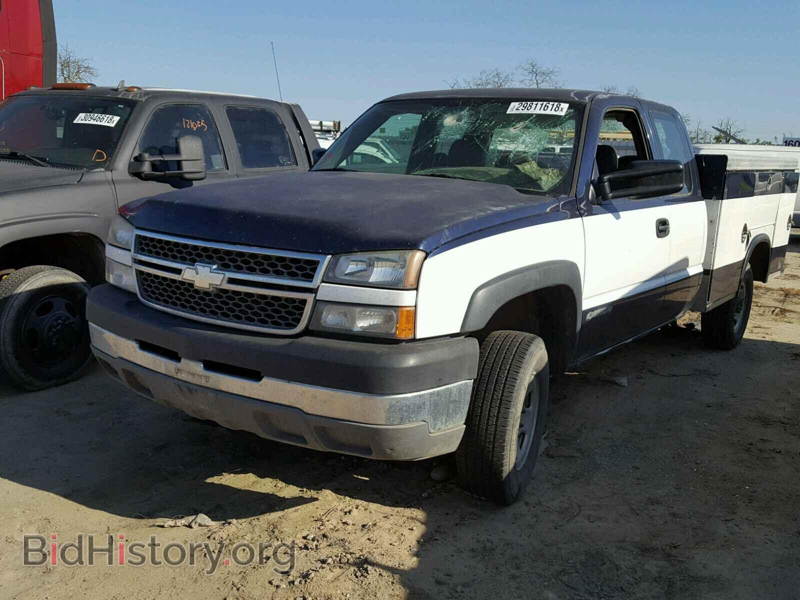 2005 CHEVROLET SILVERADO - VIN: 1GBHC29U65E232239 - Фото 2