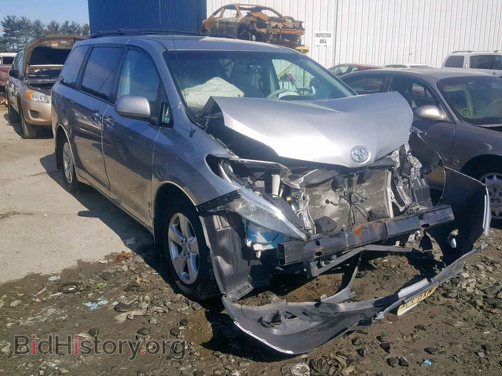 Фотография 5TDKK3DC8CS223493 - TOYOTA SIENNA LE 2012
