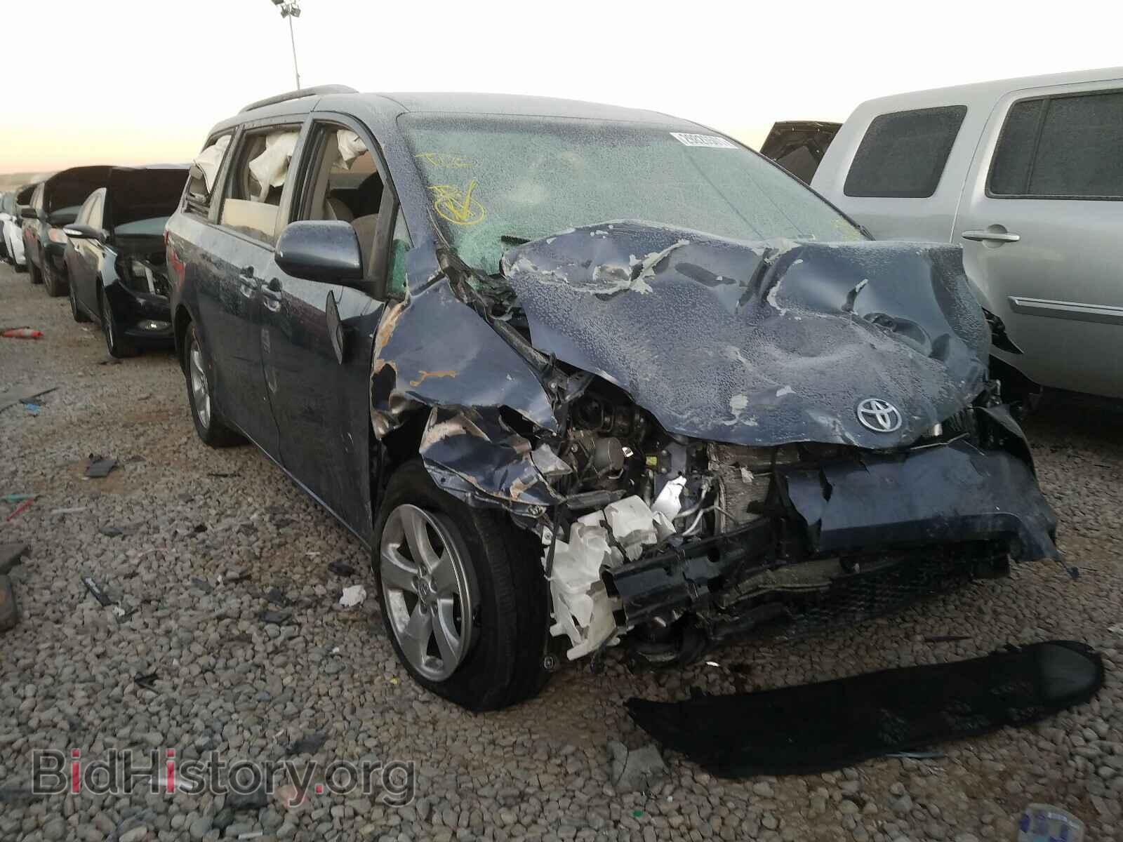Photo 5TDKK3DC8FS607925 - TOYOTA SIENNA 2015