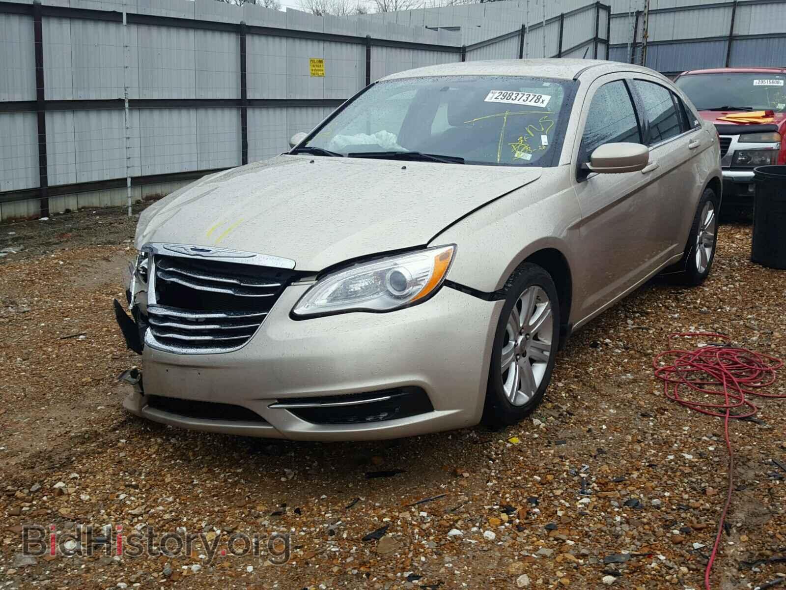 2013 CHRYSLER 200 - VIN: 1C3CCBAB7DN704810 - Photo 2