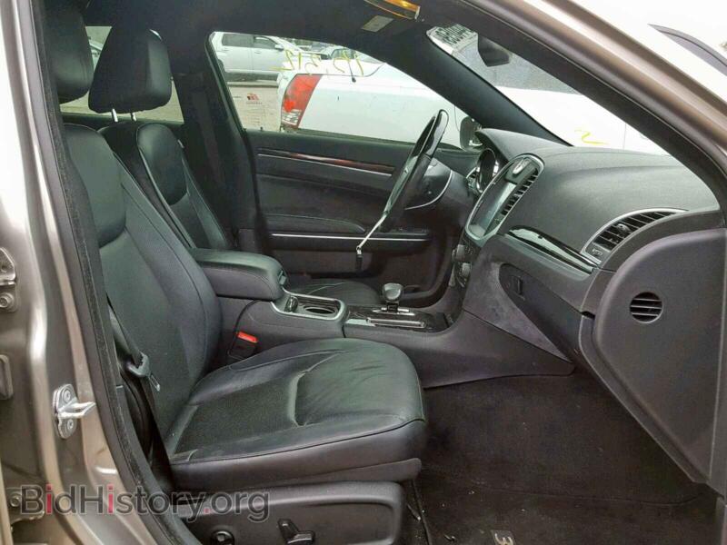 2014 Chrysler 300 (VIN 2C3CCAEG8EH156990) — photo 5 of 10