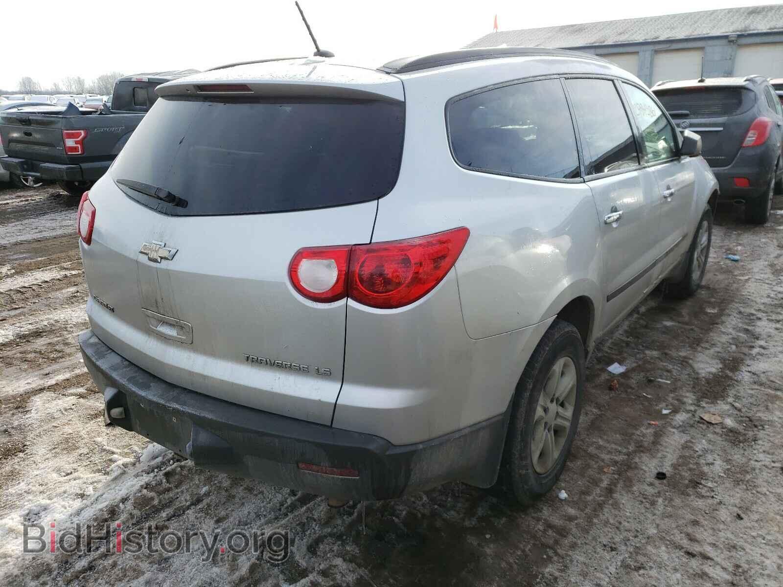 2009 CHEVROLET TRAVERSE - VIN: 1GNER13D79S137607 - Фото 4