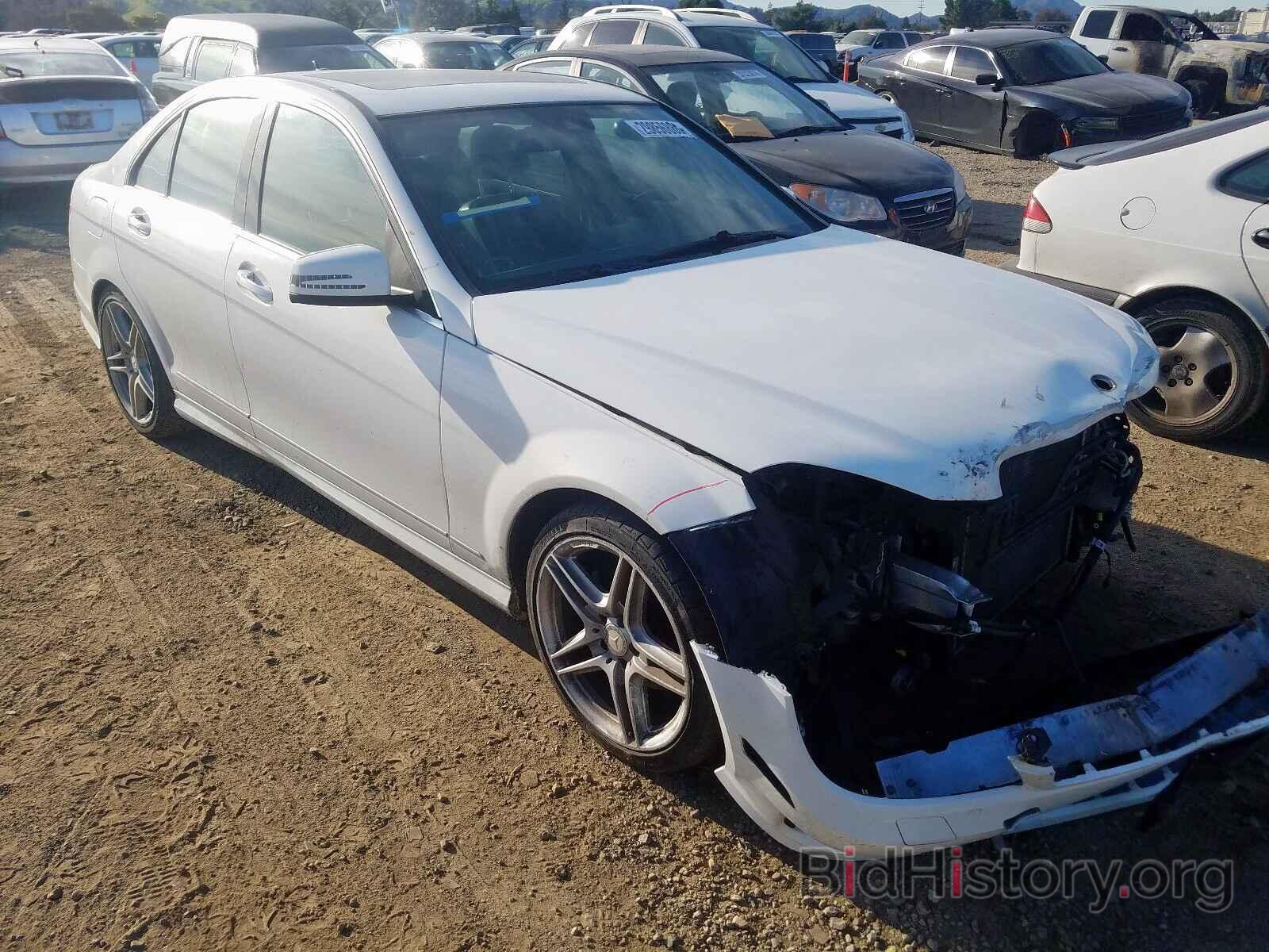 Photo WDDGF4HB0DA816805 - MERCEDES-BENZ C CLASS 2013