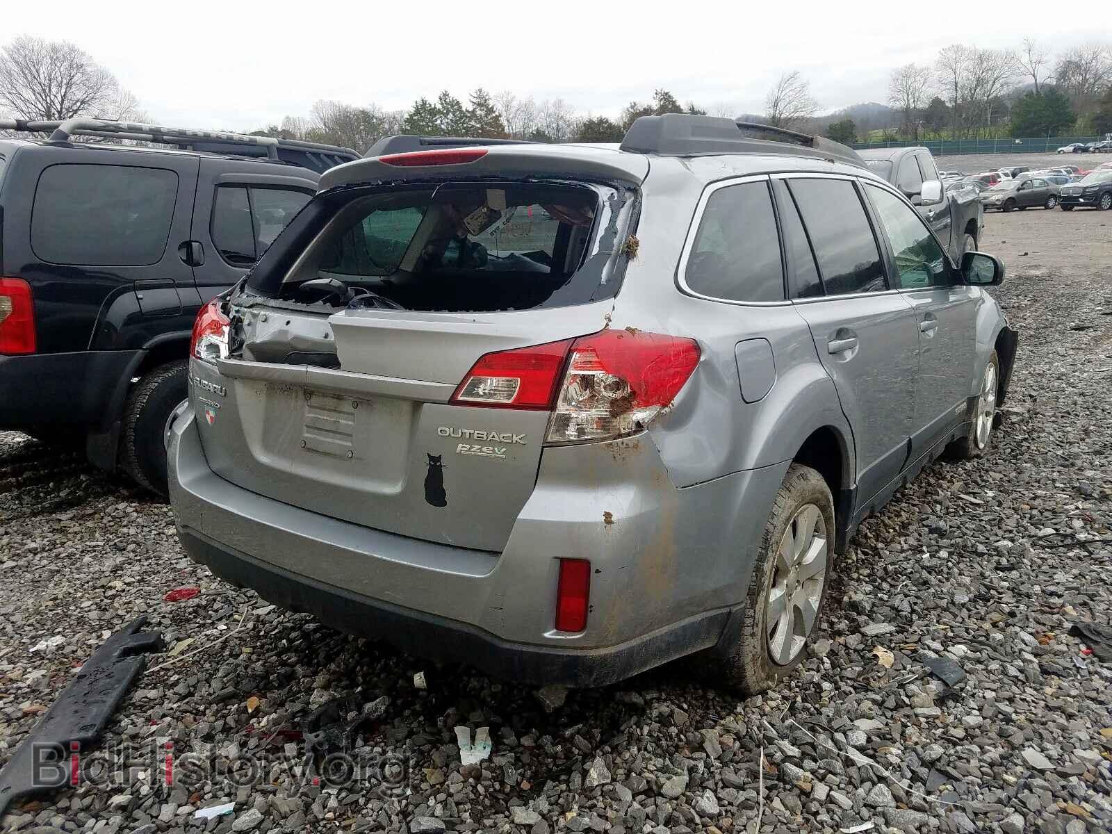 2010 SUBARU OUTBACK - VIN: 4S4BRBKC8A3368102 - Photo 4