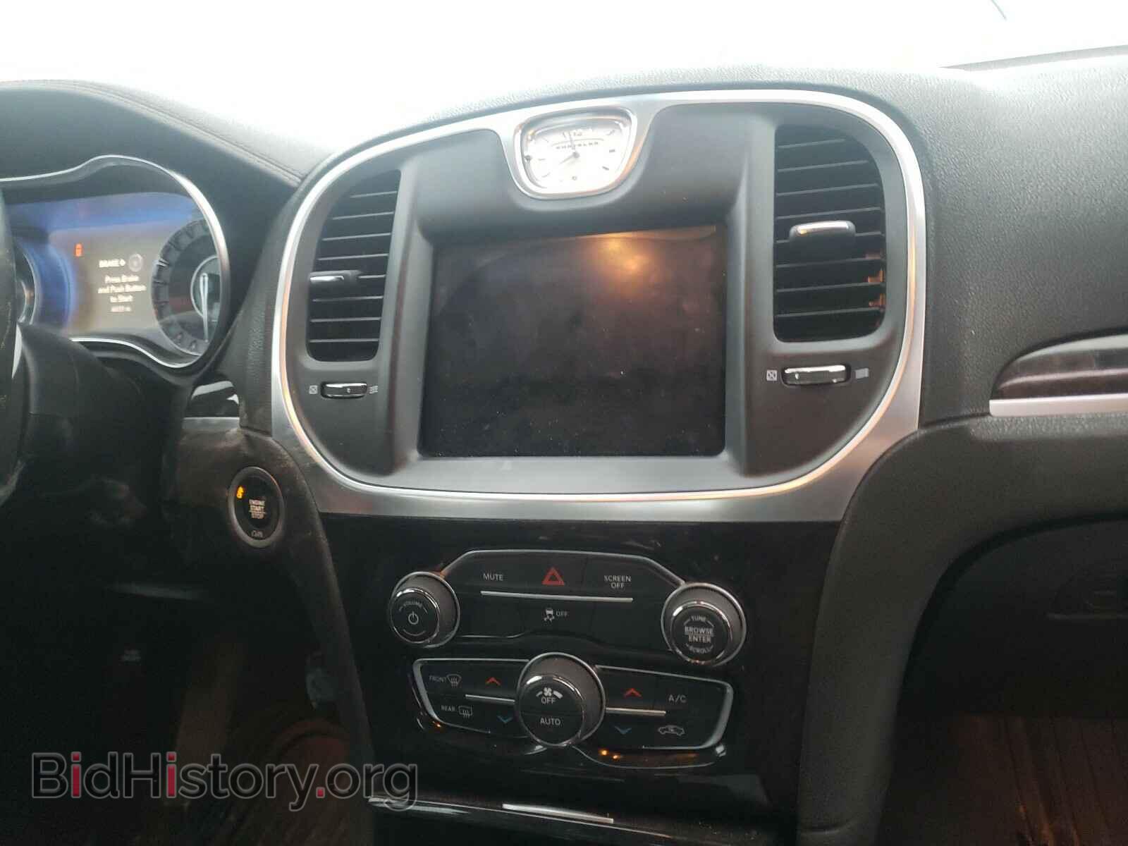 2018 CHRYSLER 300 - VIN: 2C3CCAKG2JH177638 - Фото 9