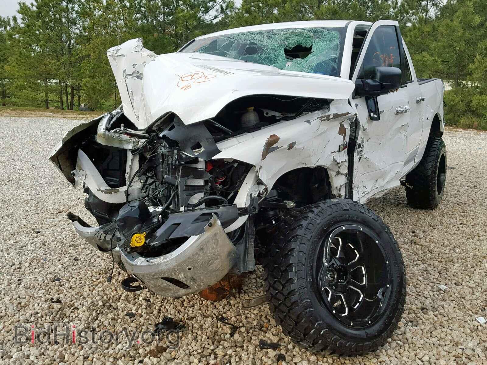 2016 RAM 1500 SLT - VIN: 1C6RR7LT5GS185003 - Фото 2