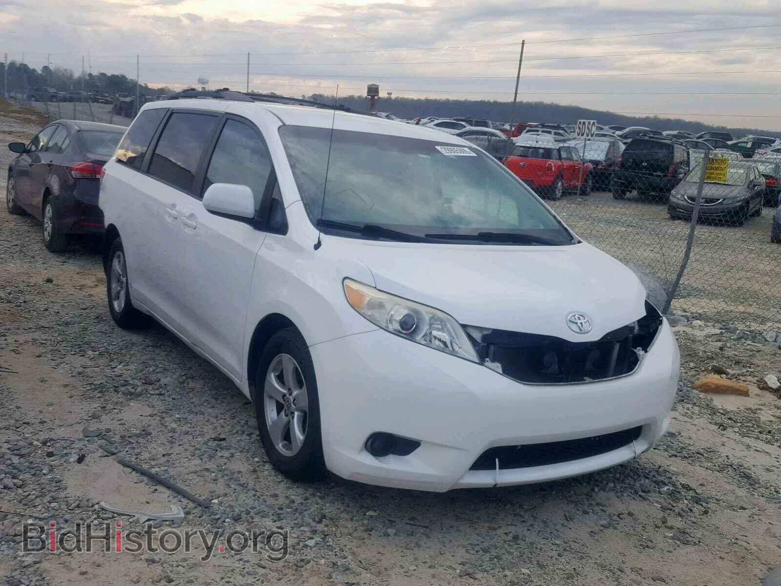 Фотография 5TDKK3DC1CS247621 - TOYOTA SIENNA LE 2012