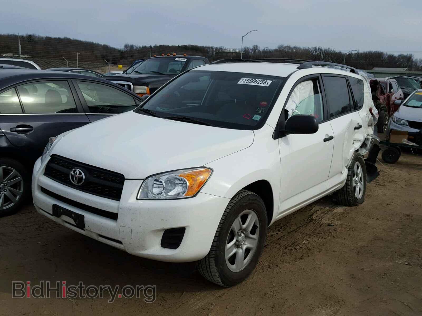2011 TOYOTA RAV4 - VIN: 2T3BF4DVXBW137028 - Фото 2