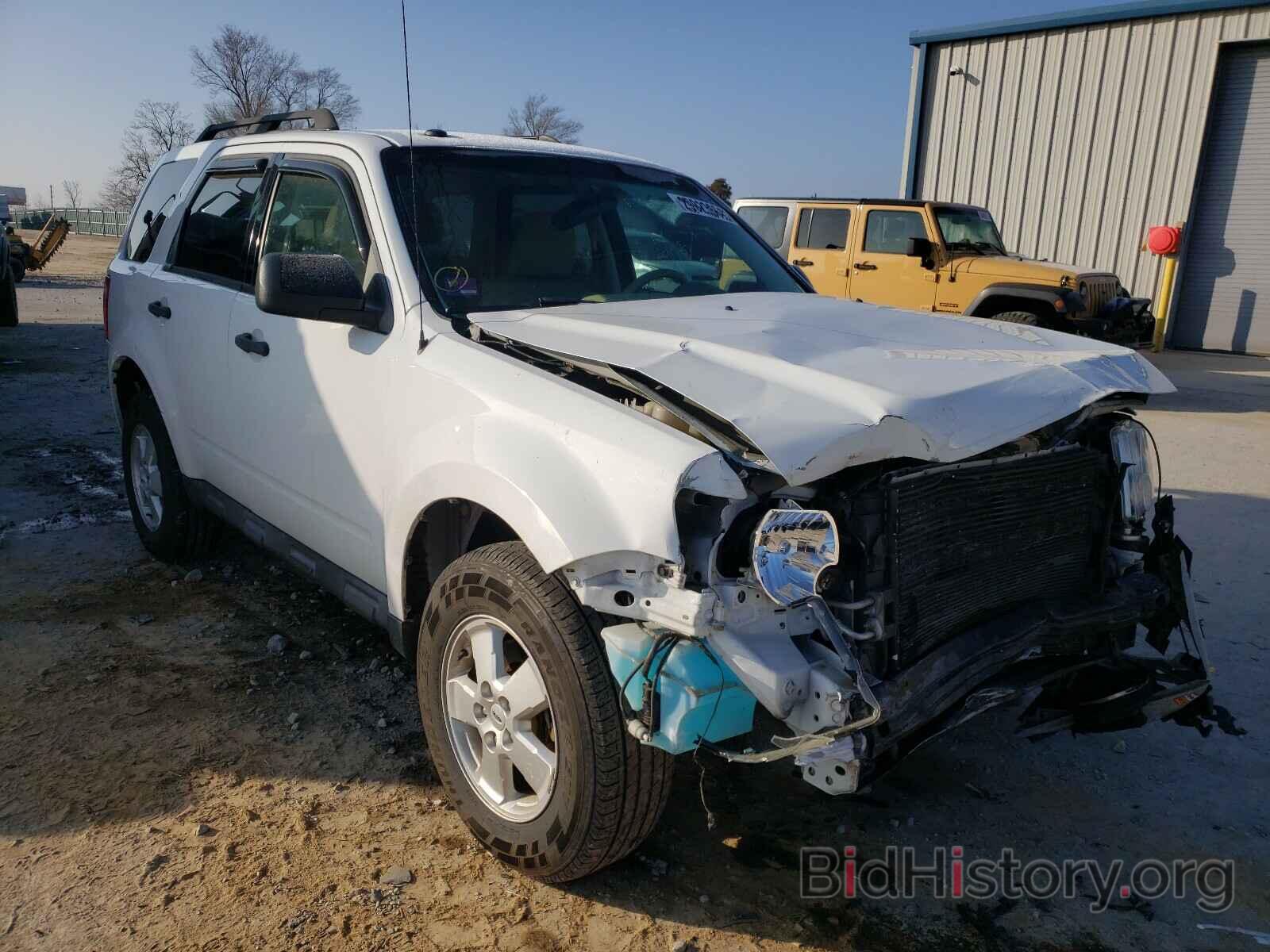 Photo 1FMCU0DG2BKC12054 - FORD ESCAPE 2011