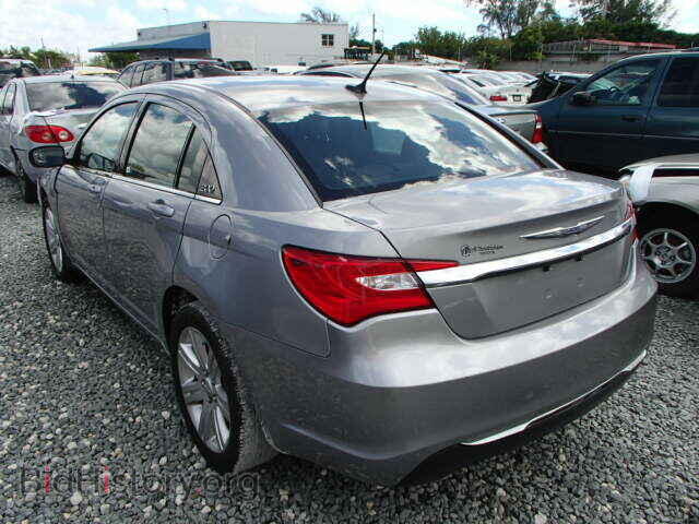2013 CHRYSLER 200 - VIN: 1C3CCBAB5DN660239 - Photo 3