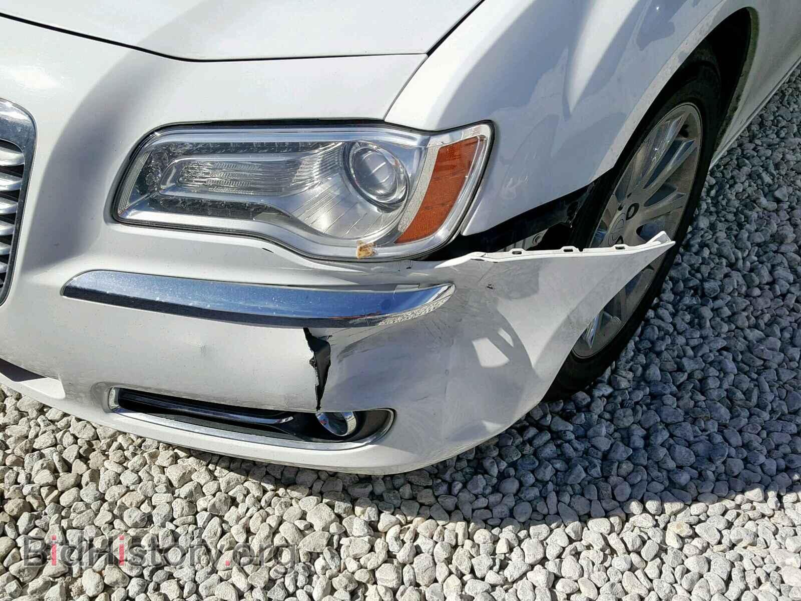 2012 CHRYSLER 300 - VIN: 2C3CCAETXCH256017 - Фото 9