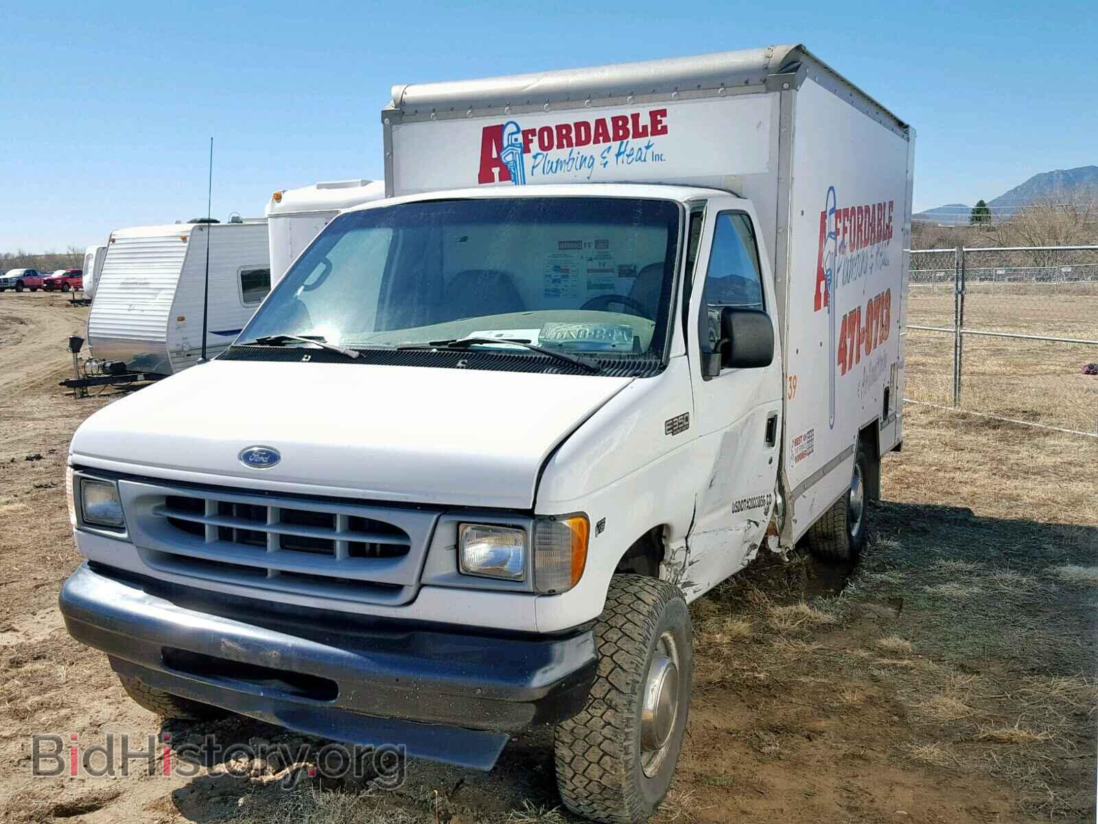 2002 FORD ECONOLINE - VIN: 1FDSE35L92HA92949 - Photo 2