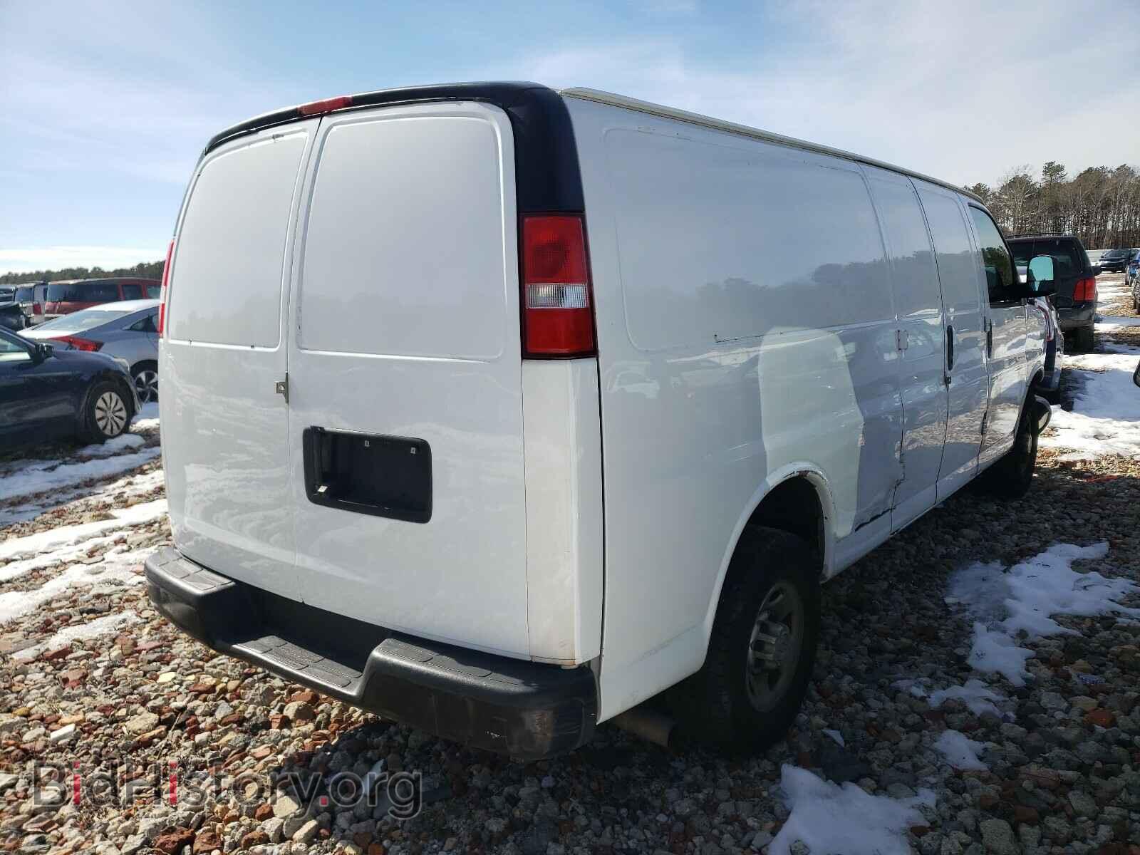 2017 CHEVROLET EXPRESS - VIN: 1GCWGBFF7H1103709 - Фото 4