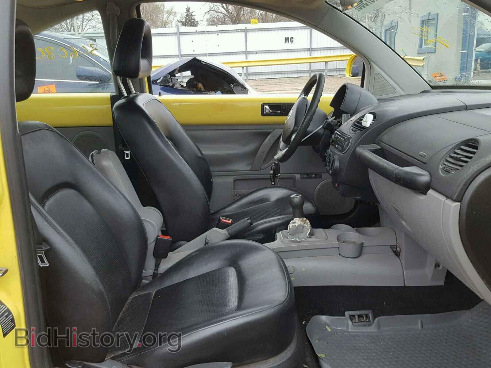 2000 VOLKSWAGEN BEETLE - VIN: 3VWCC21C2YM470562 - Фото 5