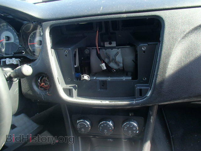 2014 CHRYSLER 200 - VIN: 1C3CCBCG1EN180242 - Фото 9