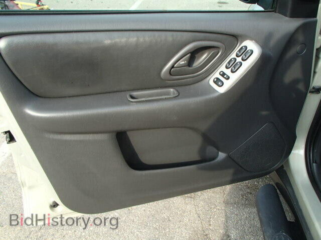 2004 MAZDA TRIBUTE - VIN: 4F2CZ96174KM32781 - Фото 10