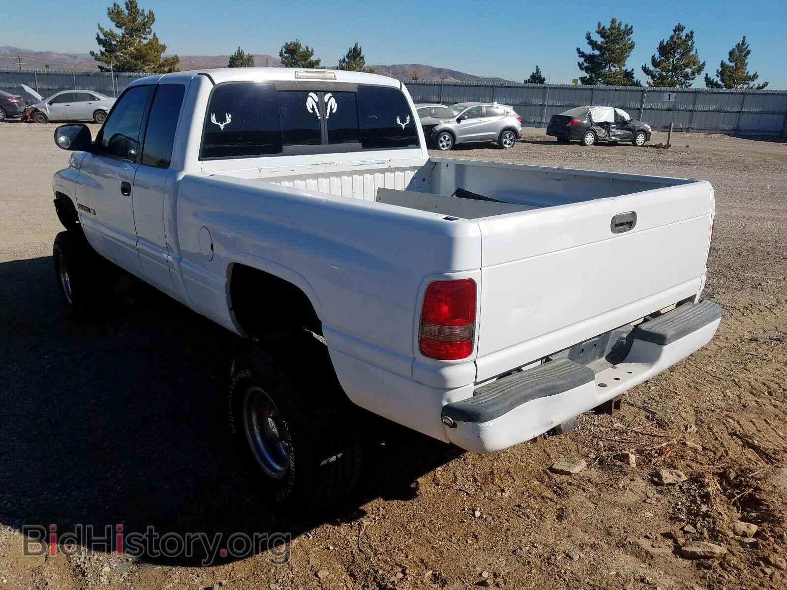 1998 DODGE RAM 2500 - VIN: 1B7KF23W4WJ130255 - Фото 3