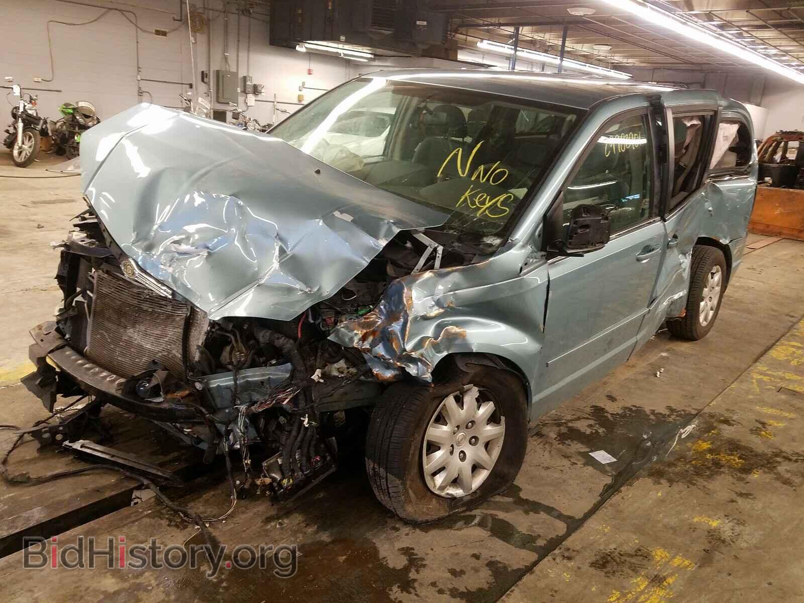 2009 CHRYSLER MINIVAN - VIN: 2A8HR44EX9R604317 - Photo 2