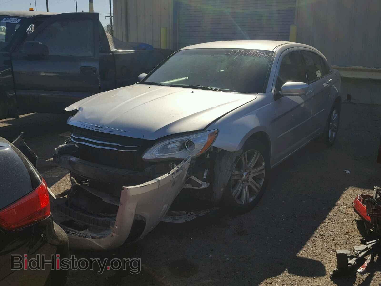 2012 CHRYSLER 200 - VIN: 1C3CCBBG1CN228580 - Фото 2