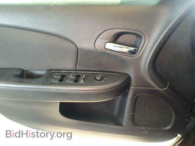 2011 CHRYSLER 200 - VIN: 1C3BC4FB2BN580801 - Фото 9