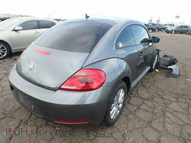 2013 VOLKSWAGEN BEETLE - VIN: 3VWFP7AT6DM631407 - Фото 4
