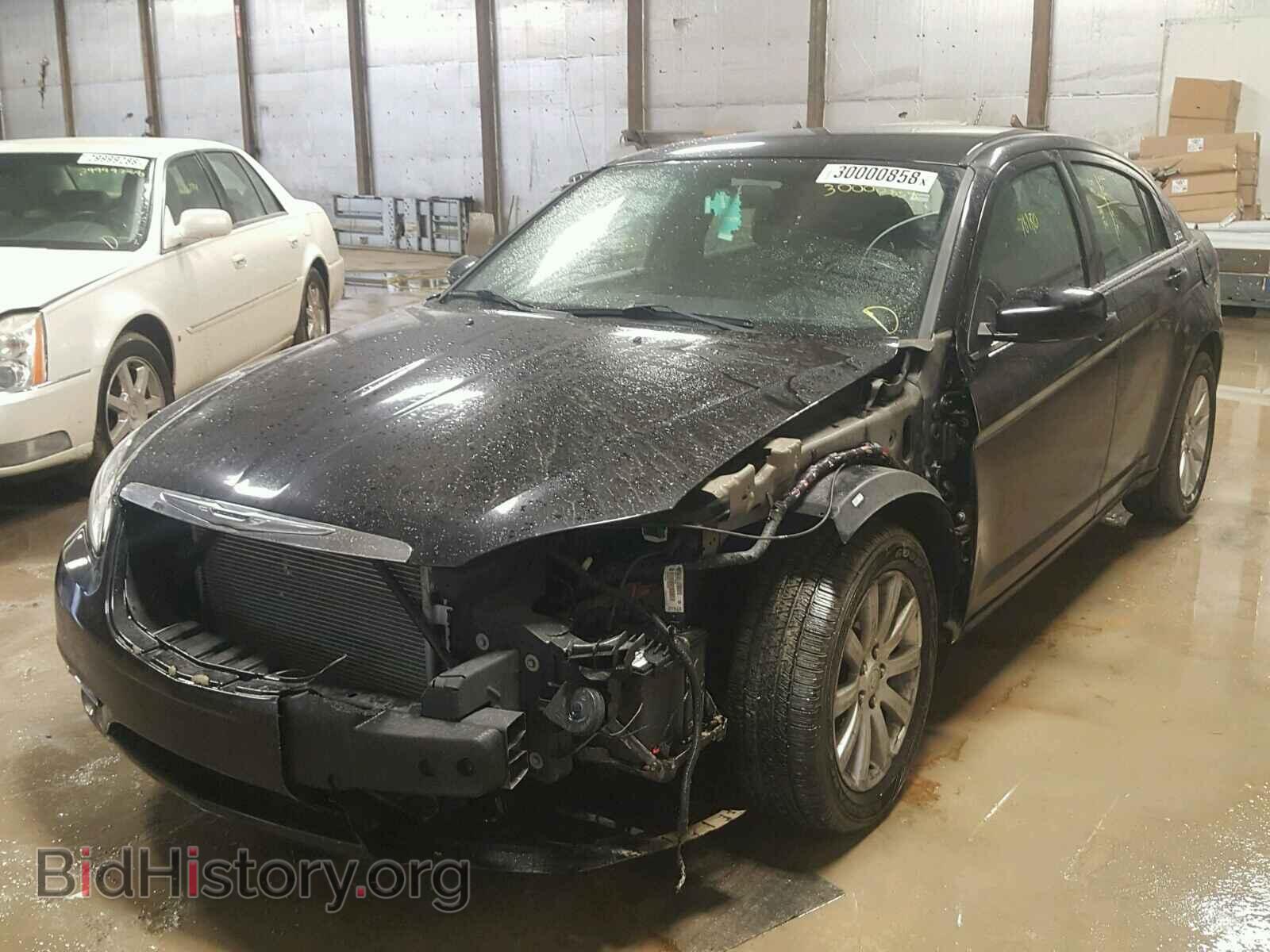 2011 CHRYSLER 200 - VIN: 1C3BC1FB3BN592762 - Фото 2