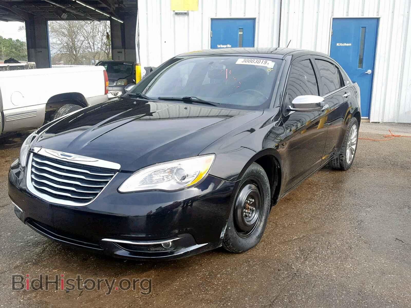 2011 CHRYSLER 200 - VIN: 1C3BC2FG8BN568832 - Photo 2