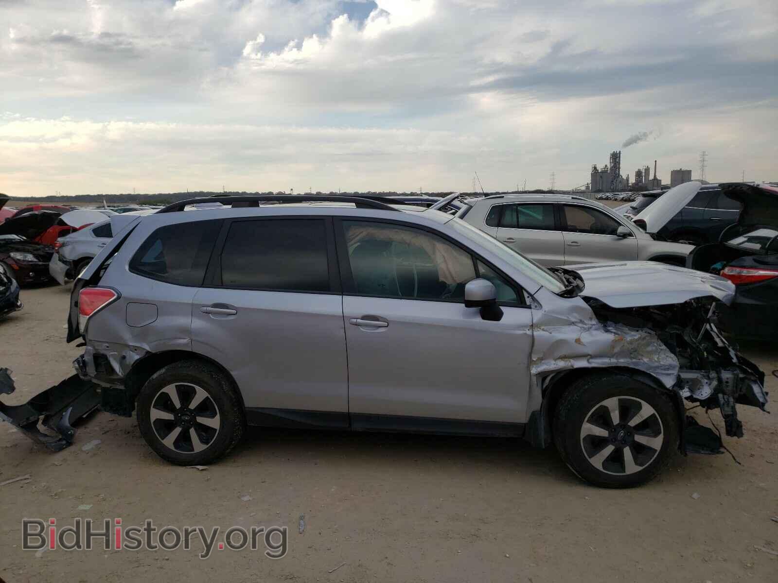 2017 SUBARU FORESTER - VIN: JF2SJAGC1HH545246 - Фото 9