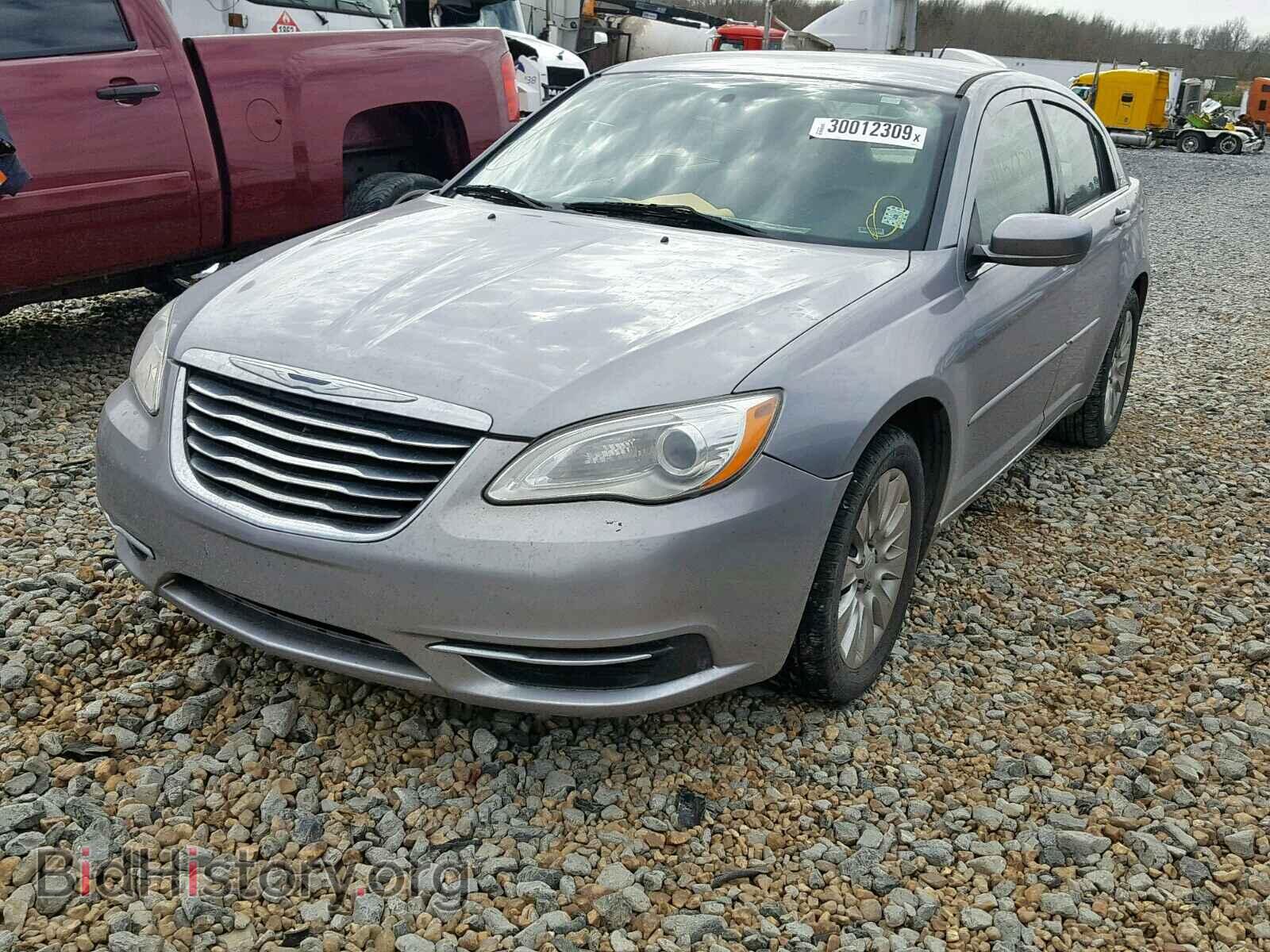 2014 CHRYSLER 200 - VIN: 1C3CCBABXEN167707 - Фото 2