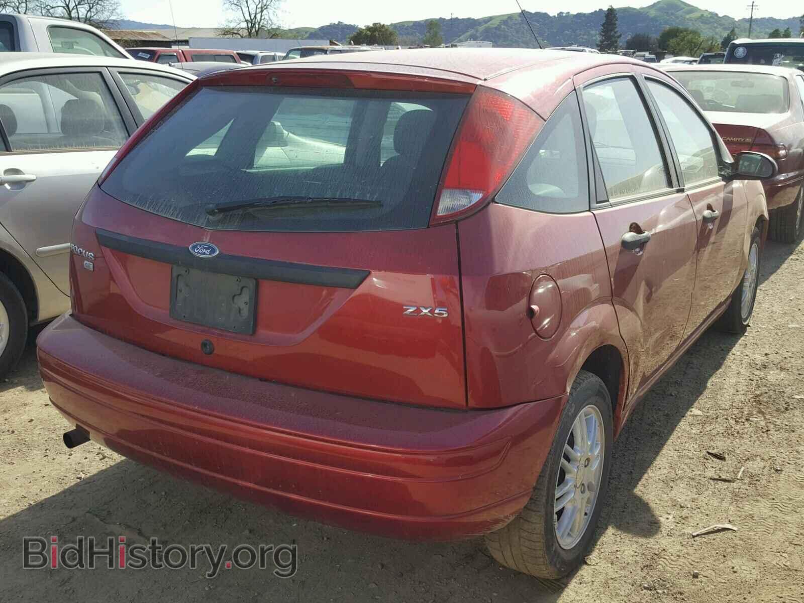 2005 FORD FOCUS - VIN: 3FAFP37N25R135342 - Фото 4