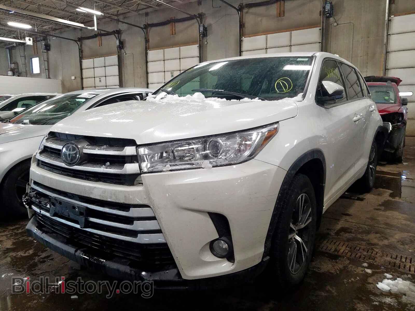 2017 TOYOTA HIGHLANDER - VIN: 5TDBZRFH7HS432884 - Фото 2