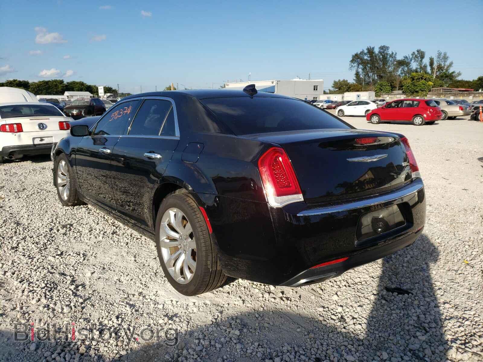 2017 CHRYSLER 300 - VIN: 2C3CCAET2HH530690 - Фото 3