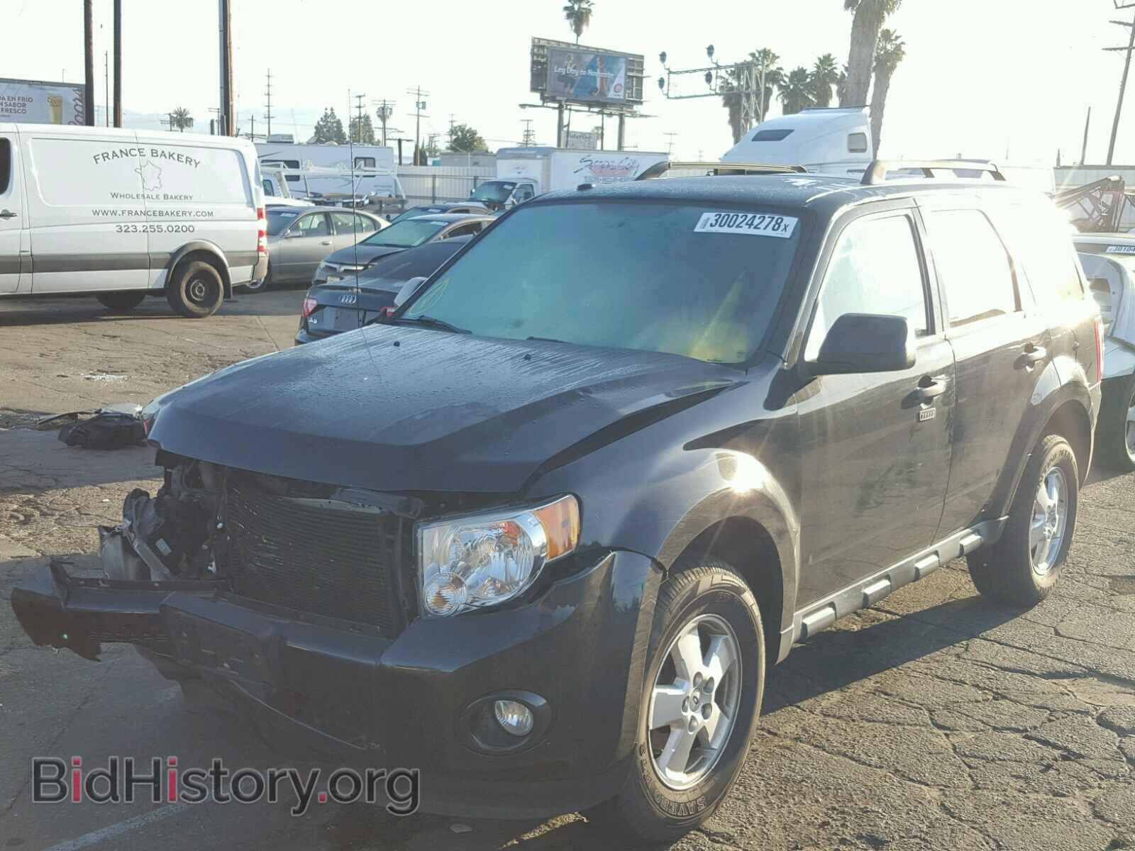 2011 FORD ESCAPE - VIN: 1FMCU0D70BKB21896 - Photo 2