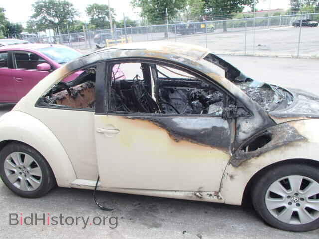 2009 VOLKSWAGEN BEETLE - VIN: 3VWPW31C59M500587 - Фото 10