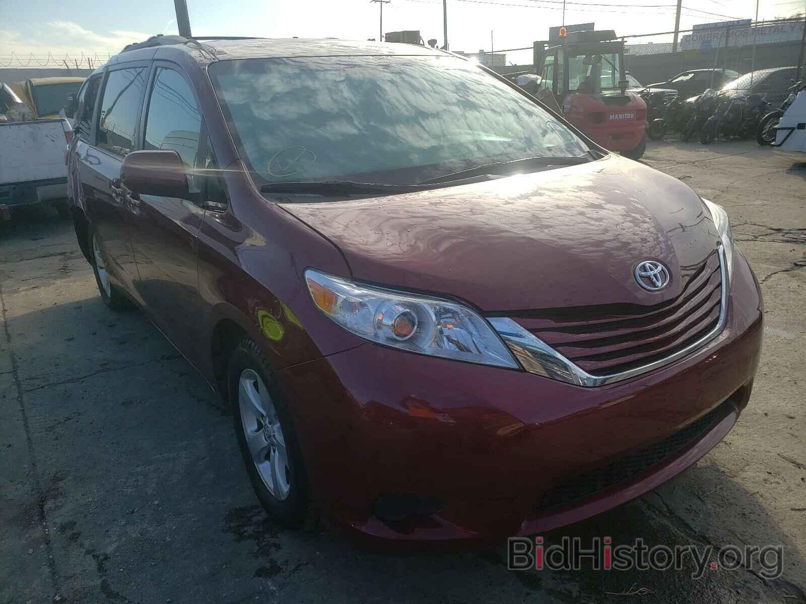 Фотография 5TDKZ3DC9HS772672 - TOYOTA SIENNA 2017