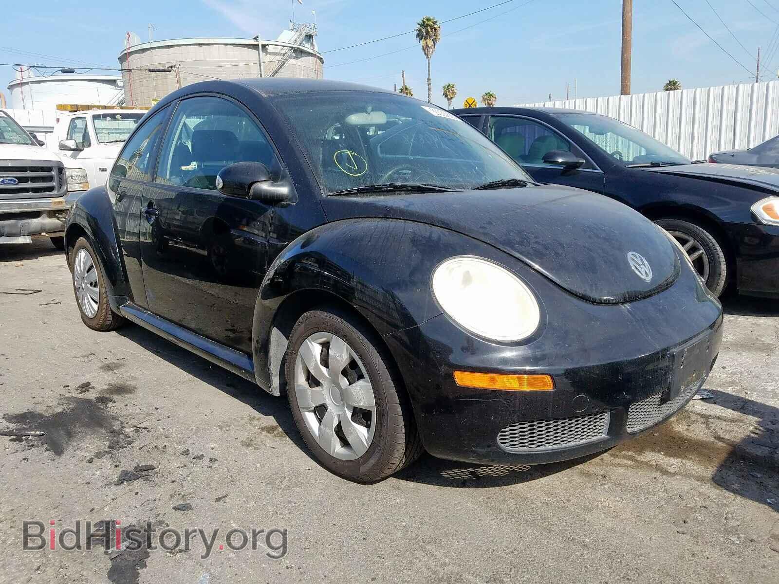 Photo 3VWPG3AG0AM014953 - VOLKSWAGEN BEETLE 2010