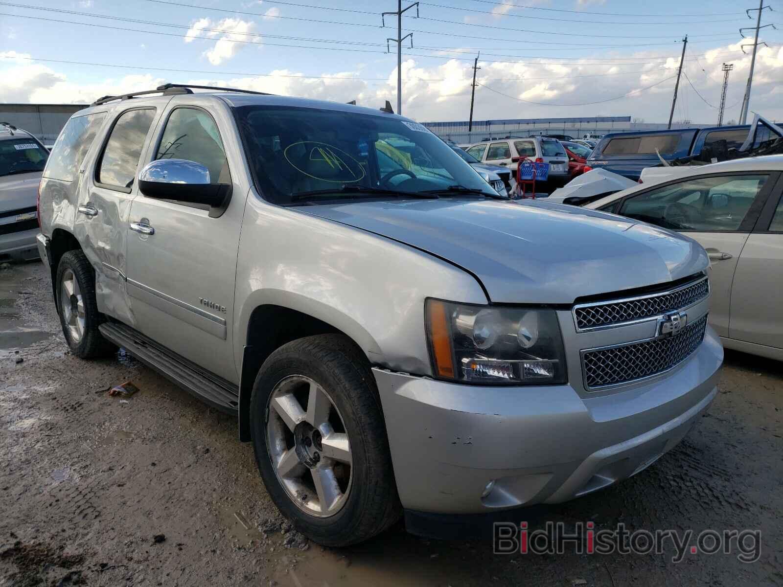 Photo 1GNUKCE0XAR118891 - CHEVROLET TAHOE 2010