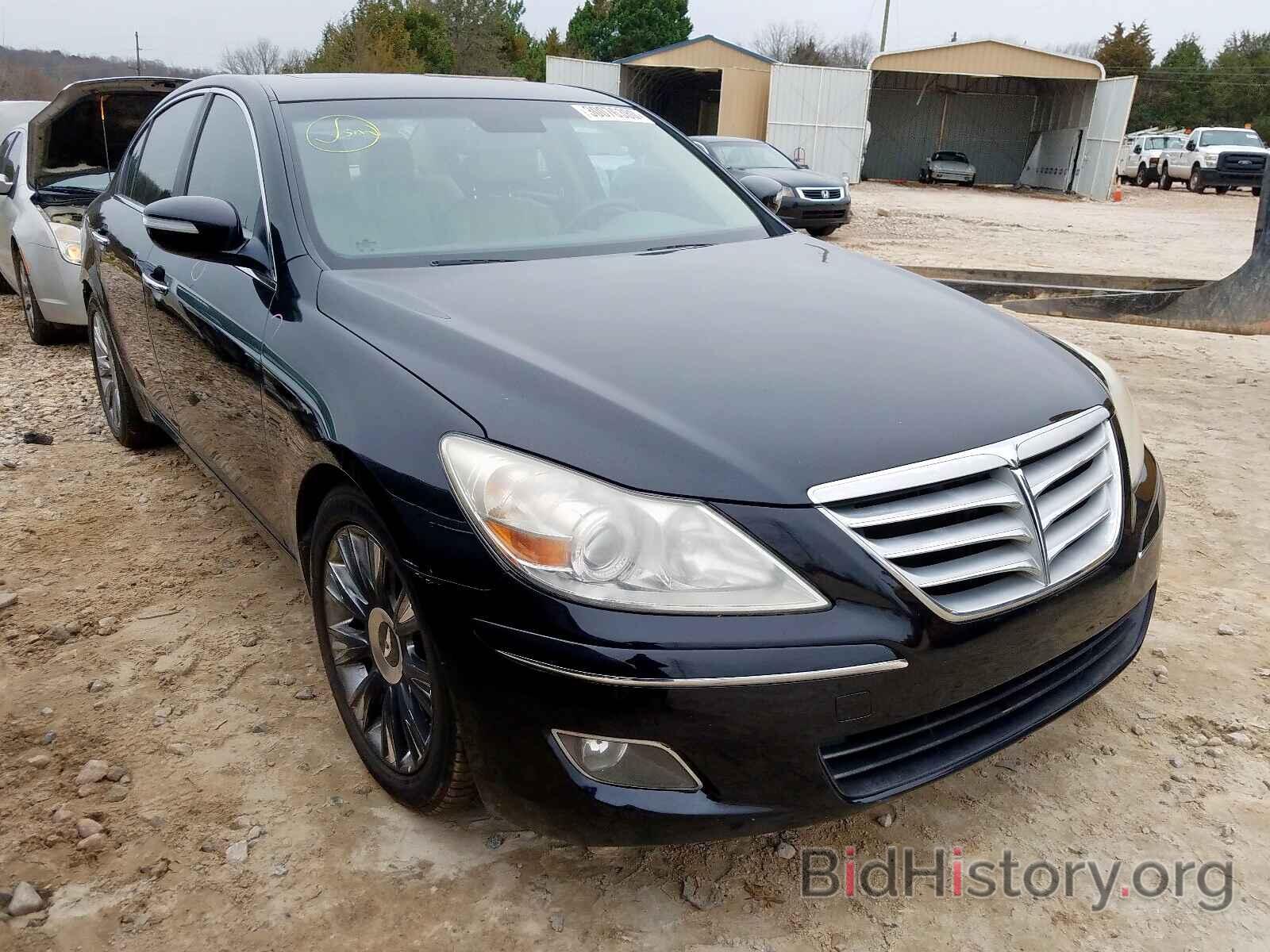 Photo KMHGC46E49U039708 - HYUNDAI GENESIS 2009