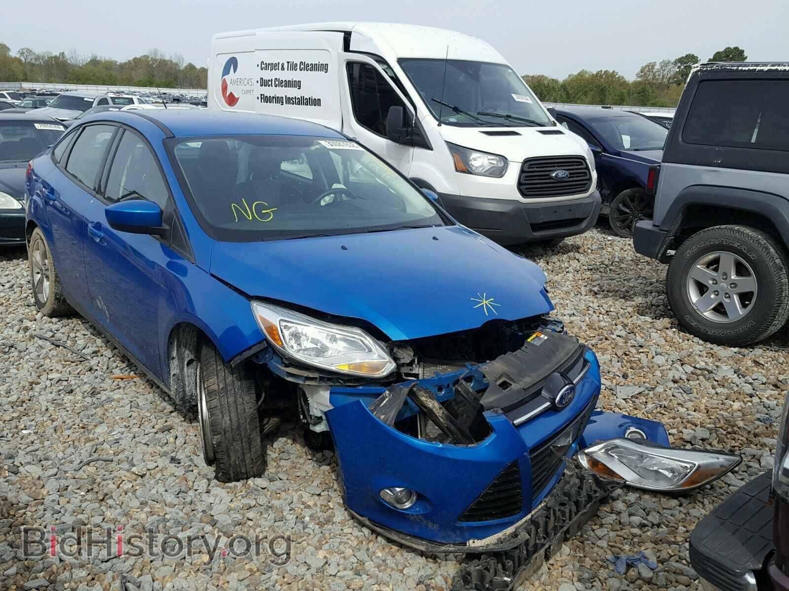 Photo 1FAHP3F28CL125975 - FORD FOCUS 2012