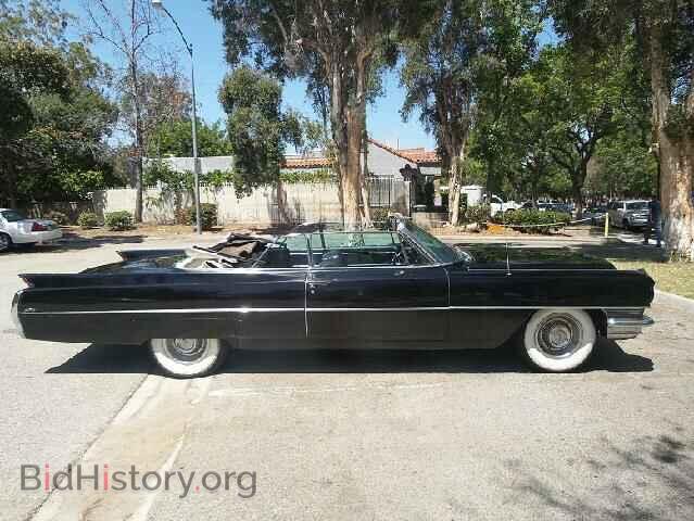 Photo 64F066967 - CADILLAC DEVILLE 1964