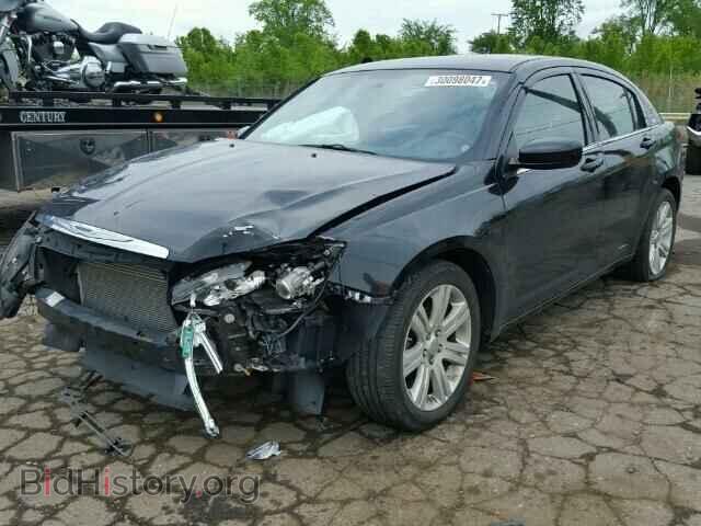 2013 CHRYSLER 200 - VIN: 1C3CCBAB2DN698043 - Фото 2