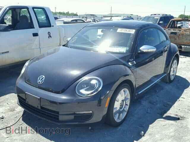2013 VOLKSWAGEN BEETLE - VIN: 3VWJP7ATXDM688137 - Фото 2